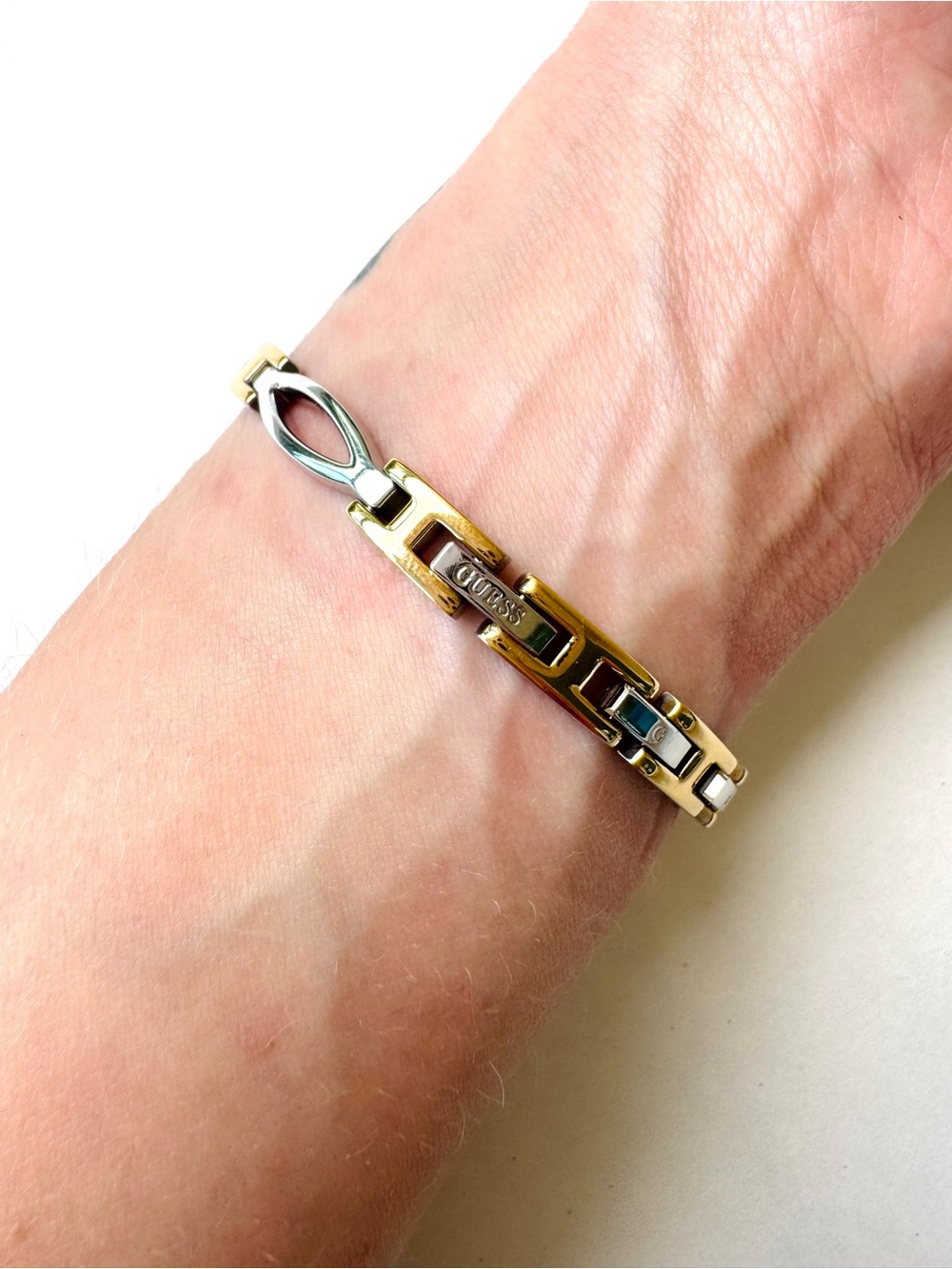 GUESS Two-Tone Bracelet Watch – Minimal Round Face - Picture 5 of 10
